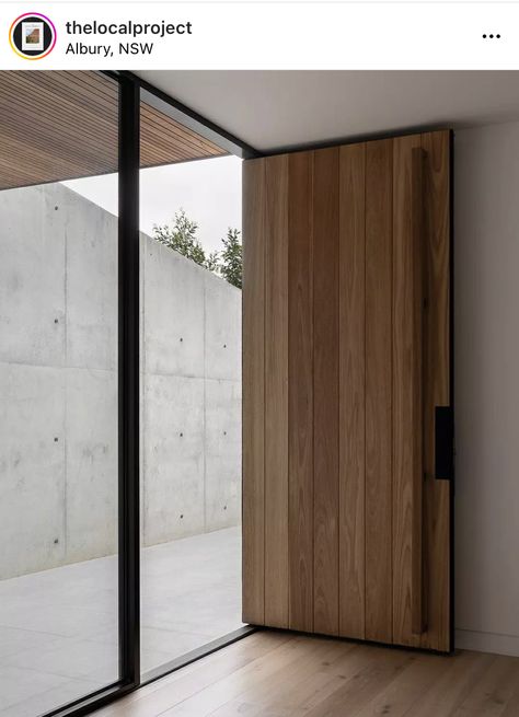 Glass Entry Door, Glass Entrance, Timber Front Door, Wooden Door Entrance, Sydney House, Modern Entrance Door, Classroom Doors, Pivot Door, Modern Entrance