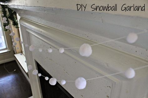 Quick and easy Christmas decoration diy snow globe garland Snowball Garland, Snow Garland, Easy Christmas Decor, Diy Snow Globe, Decorating For Christmas, Simple Christmas Decor, Loving Heart, Easy Christmas Decorations, Diy Christmas Decorations Easy