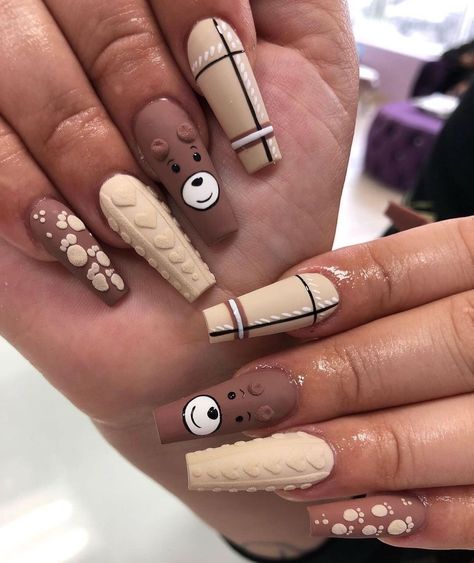 🍨🧸 by @nailsby_mike99 🦄💗 Check out more acrylic nail design inspirations from our page✨ #sxccosmetics #nails #nailart #naildesigns #polygel #polygelnails #acrylicnails November Nail Designs, Rave Nails, Classy Nail Art Ideas, Bears Nails, November Nails, Fall Acrylic Nails, Trendy Nail Design, Nagel Inspo, Pink Acrylic Nails