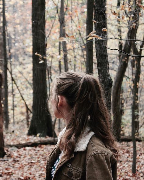 Nancy Wheeler, Allison Argent, Stranger Things Aesthetic, Hope Mikaelson, Character Aesthetic, In The Woods, Character Inspiration, Stranger Things, Photography Poses