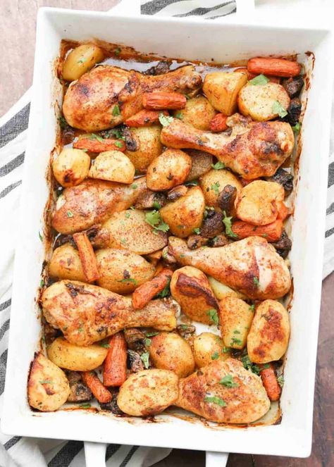 Chicken legs and potatoes recipe with vegetables baked in the oven with minimal prep time. Great one pan meal. What Temperature To Bake Chicken, Temperature To Bake Chicken, Chicken Leg Recipes Oven, One Pan Baked Chicken, Pan Baked Chicken, Chicken Breast Crockpot Recipes, Chicken Shawarma Recipe, Crockpot Chicken Breast, Chicken Drumstick