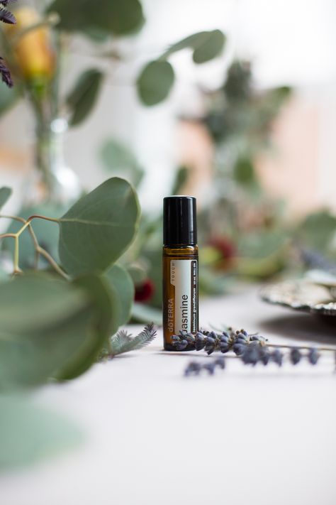 Essential Oil Photography Styling, Fragrance Photography, Neroli Essential Oil, Deep Focus, Neroli Oil, Doterra Essential Oils Recipes, Essential Oils For Kids, Jasmine Essential Oil, Limbic System