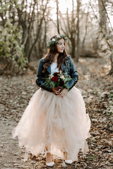 Tulle Skirt Outfit Wedding, Tulle Skirt Winter, Tulle Skirt Photoshoot, Wedding Tulle Skirt, Skirt Photoshoot, Tulle Skirt Outfit, Biker Wedding, Tulle Skirts Outfit, Tulle Wedding Skirt