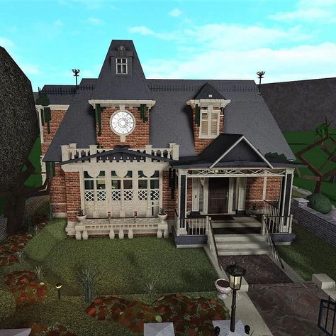 Bloxburg Victorian House, Two Story House Design, House Decorating Ideas Apartments, Victorian Townhouse, House Design Exterior, House Design Pictures, Casa Vintage, Architecture Model Making, Unique House Design