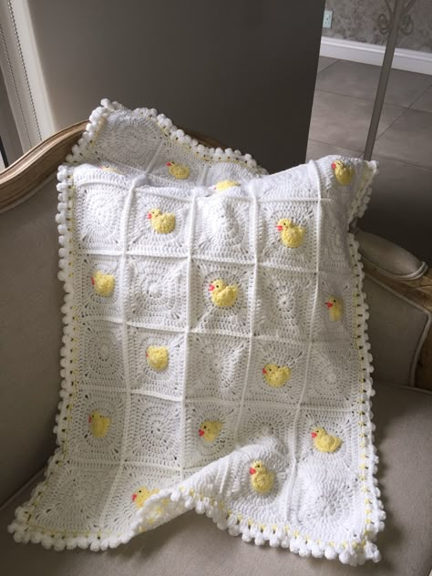 Little Duck Blanket by Sarah Jane Designs Crochet Duck Granny Square, Crochet Blanket Cute, Crochet Duck Blanket, Duck Granny Square, Gender Neutral Baby Blanket Crochet, Duck Blanket, Baby Blanket Ideas, Crochet Baby Projects, Crochet Garden