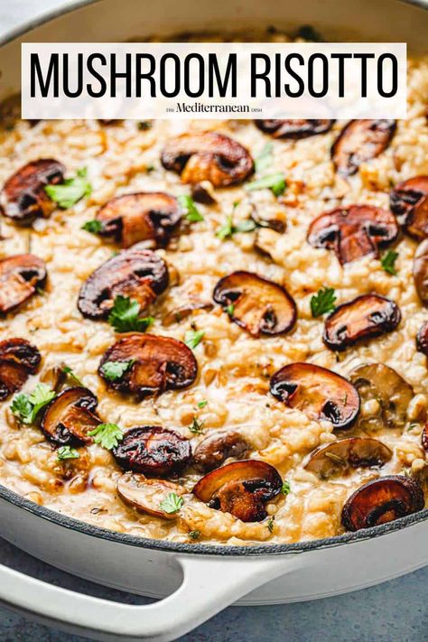 Risotto Ideas, Italian Board, Mushroom Rice Recipes, Risotto Recipes Easy, Risotto Dishes, Mushroom Risotto Recipes, Baked Mushrooms, The Mediterranean Dish, Risotto Rice