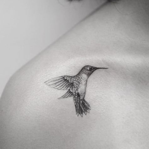 Small Hummingbird Tattoo, 12 Tattoos, Tattoo Zeichnungen, Instagram Tattoo, Tattoo Ideas Female, Hummingbird Tattoo, Full Sleeve Tattoos, Music Tattoos, Tattoos Gallery