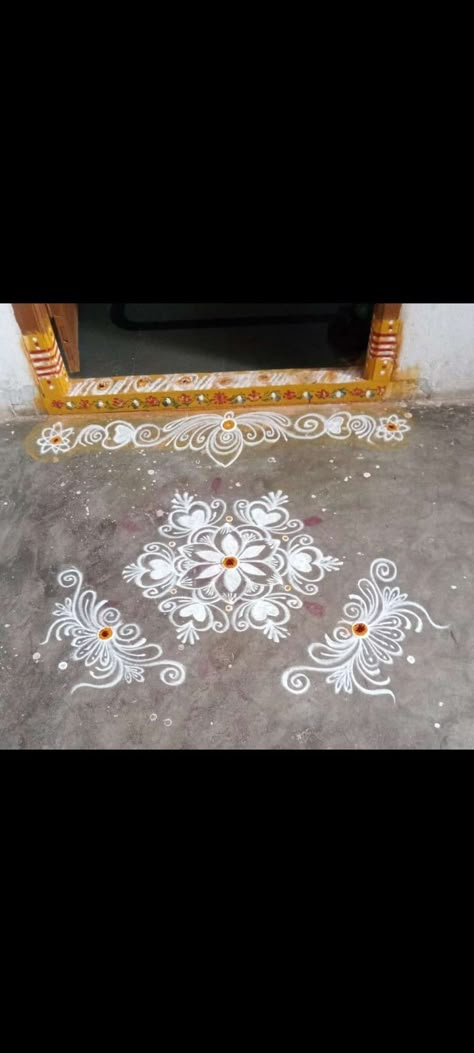 Simple and easy rangoli Side Borders For Rangoli, Muggu Borders, Jhoti Design, Dhanurmasam Muggulu, Melika Muggulu, Border Rangoli Designs, Simple And Easy Rangoli, Ns Logo, Pongal Rangoli