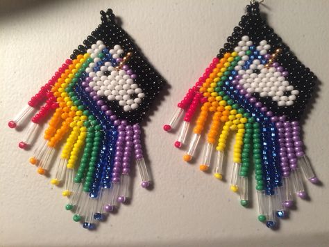 Unicorn Beaded Earrings, Horse Beadwork, Beaded Rainbow, Crafts Beads, Unicorn Earrings, Beadwork Designs, Beaded Earrings Tutorials, Beaded Earrings Diy, Beading Crafts