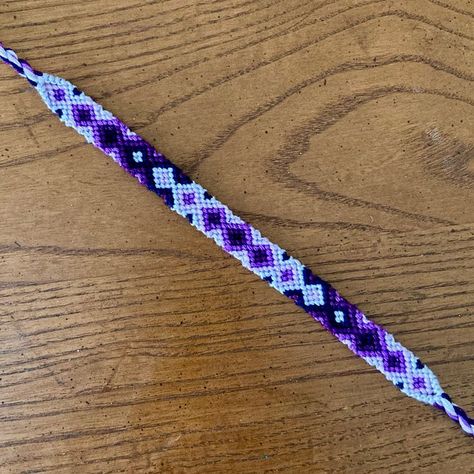 Bracelet Bresilien Pattern, Diy Friendship Bracelet, String Bracelet Patterns, Friendship Bracelet Patterns Easy, Bracelet Inspiration, String Bracelets, Chevron Bracelet, Diy Friendship Bracelets Patterns, Border Embroidery Designs