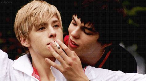 Skins Generation 1, Mitch Hewer, Skin Aesthetics, Skins Uk, Free Tv Shows, Nicholas Hoult, Gen 1, Best Tv Shows, Film Serie