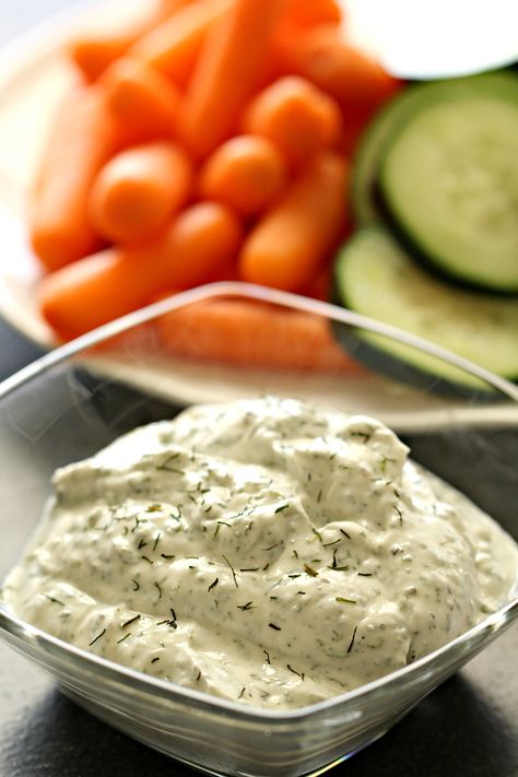 Greek Yogurt Ranch Vegetable Dip Ranch Vegetable Dip Recipe, Ranch Vegetable Dip, Appetizers Vegetable, Greek Yoghurt Recipes, Vegetable Dip Recipe, Yogurt Ranch, Greek Yogurt Ranch, Yoghurt Recipe, Greek Yogurt Dips