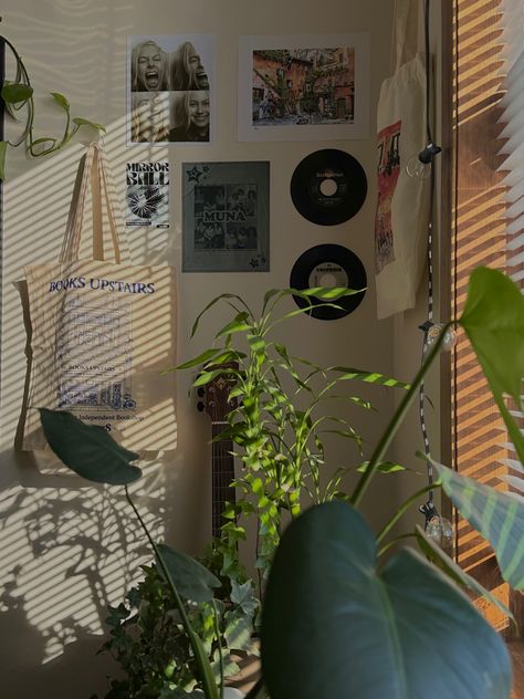 bedroom decor phoebe bridgers Phoebe Bridgers Bedroom, Phoebe Bridgers Room, Phoebe Bridgers, Throw A Party, Bedroom Inspo, Matilda, Bedroom Inspirations, Room Makeover, Room Inspo