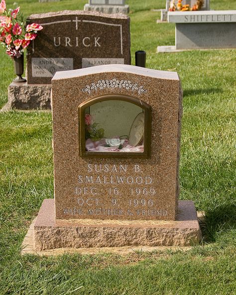 Awww....I like this!  A unique tombstone with a window Sykesville Maryland, Gravestone Ideas, Unique Headstones, Beautiful Cemeteries, Grave Stones, Cemetery Monuments, Cemetery Statues, Cemetery Headstones, Famous Graves