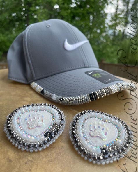 Beaded Nike Hat, Native Beadwork Earrings, Beading Ideas Native, Beaded Baseball Hat Brim Patterns, Beaded Ball Caps, Beaded Baseball Caps, Beaded Hats Native American, Hat Beading, Branded Hats