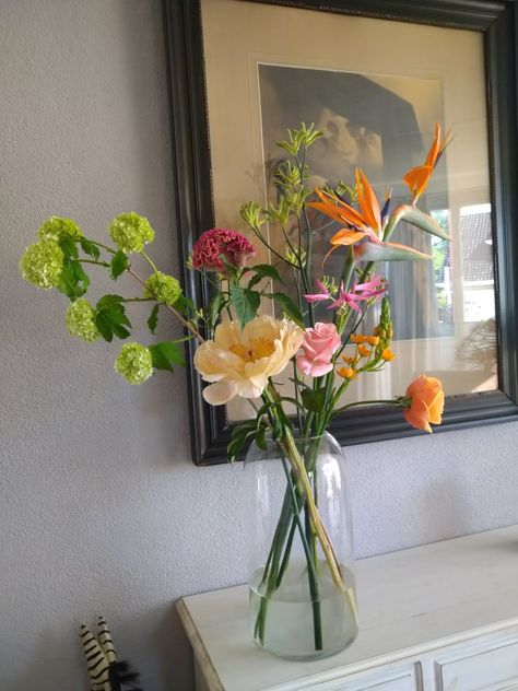 Flowers Vase, Boquette Flowers, Flower Vase Arrangements, Nothing But Flowers, Flower Therapy, Vase Arrangements, Tropical Summer, Flowers Wallpaper, Love Flowers