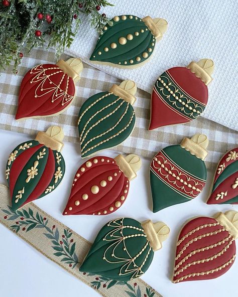 HopeCakes on Instagram: "December is finally here! I can’t believe how quickly 2021 flew by! I am loving these ornaments I made for @portmoodyflowers 🎄Moody and…" Christmas Sugar Cookies Ornaments, Ornaments Cookies Decorated, Christmas Cookies Decorated Ornament, Christmas Ornament Sugar Cookies Decorated, Christmas Cookie Decorating Tutorials, Sleigh Cookies Decorated, Royal Icing Ornament Cookies, Ornament Sugar Cookies Decorating Ideas, Ornament Decorated Cookies