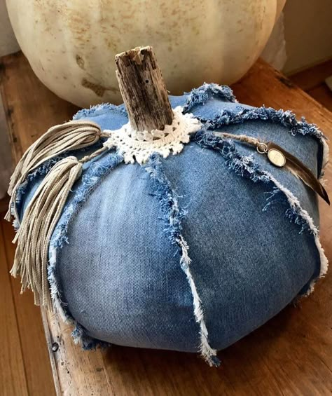 29 Best Boho Decor Ideas and Designs for a Charming Look in 2021 Fall Decor Farmhouse, Rustic Halloween Decor, Cowgirl Decor, Boho Halloween, Rustic Halloween, Blue Pumpkin, Blue Jeans Crafts, Boho Denim, Fall Deco