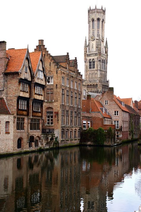 Chocolate Shops, Visit Belgium, Architecture Restaurant, In Bruges, Stunning Architecture, Bar Scene, Bruges Belgium, Belgium Travel, Architecture Old