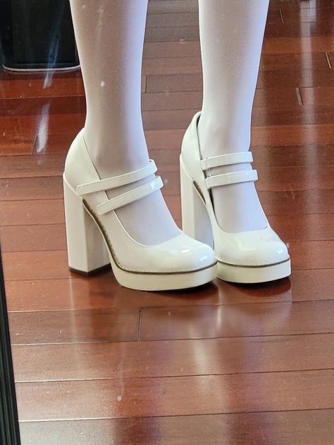 White Mary Janes Outfit, Prom Shoes White, White Mary Jane Heels, Mary Janes Outfit, Dr Shoes, Cute Shoes Heels, Kawaii Shoes, Shoe Wishlist, Heels Outfits