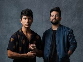 At the forefront of the modern country scene, Dan + Shay have landed the most streamed country song Dan And Shay, Chris Lane, Jon Pardi, Cole Swindell, Jake Owen, Estilo Country, Blake Shelton, Country Songs, Latest Albums