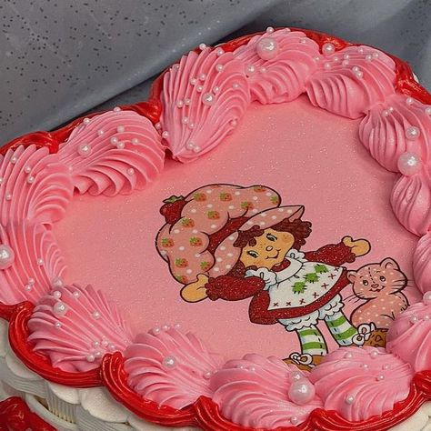 Strawberry Shortcake Cake Design, Strawberry Shortcake Cake Birthday, Strawberry Shortcake Cakes, Strawberry Shortcake Theme Cake, Strawberry Heart Cake, Strawberry Shortcake Birthday Cake, Basket Weave Cake, Bespoke Cakes, Shortcake Cake