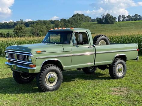 @lastnameford on Instagram: “Boxwood green - one of my favorites! 🤤” Custom Lifted Trucks, Ranger Truck, Ford Ranger Truck, Old Ford Trucks, Classic Ford Trucks, Old Pickup, Old Pickup Trucks, Jacked Up Trucks, Classic Pickup Trucks