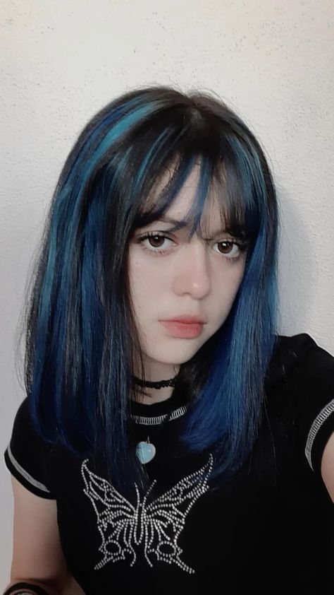 Black And Blue Striped Hair, Black And Electric Blue Hair, Blue And Black Split Dye Short Hair, Dark Blue Hair Streaks, Blue Chunky Highlights In Black Hair, Wolf Cut With Blue Highlights, Light Blue Highlights In Black Hair, Blue Hair Streaks Brunette, Black And Blue Hair Short