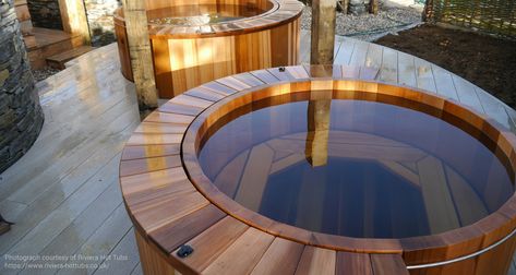 6'x4' Western Red Cedar Timber hot tubs installed in the UK by Riviera Hot Tubs. Soaking Tub Shower Combo, Japanese Bathtub, Wood Spa, Round Hot Tub, Hot Tub Surround, Cedar Hot Tub, Soaking Tubs, Hot Tub Accessories, Japanese Bath