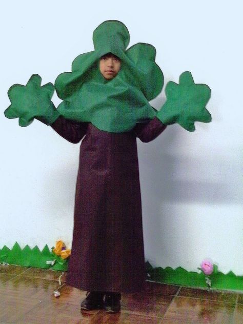 Tree Halloween Costume, Cardboard Tree, Tree Costume, Kids Costumes, Kids Playing, Halloween Costume, Theater, Halloween Costumes, Bts