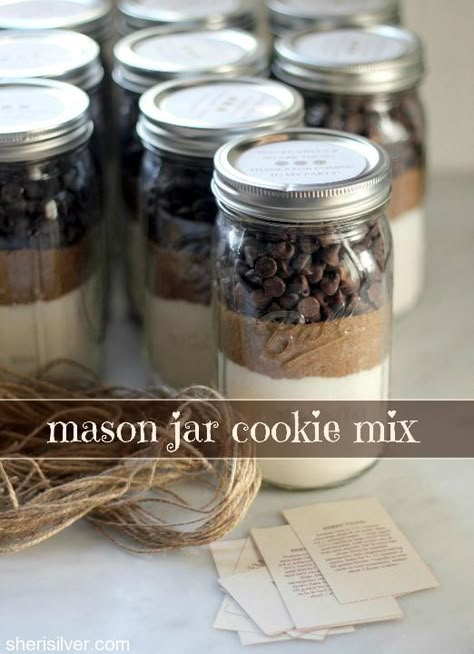 Mason Jar Cookie Recipes, Mason Jar Mixes, Mason Jar Cookie, Mason Jar Cookies Mix, Cookie Mixes, Easy Icing, Mason Jar Desserts, Mason Jar Cookies, Soft Cut