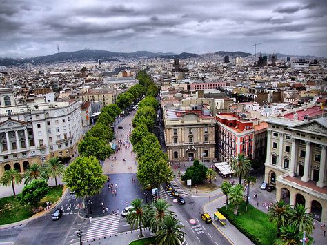 Las Ramblas | © xlibber/Flickr El Born Barcelona, Architecture Unique, Park Guell, Visit Barcelona, Barcelona Catalonia, Antoni Gaudi, Barcelona Travel, Unique Architecture, Innsbruck