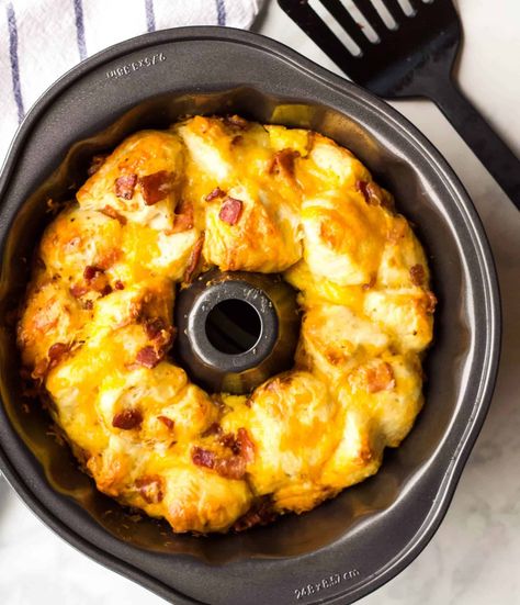 Breakfast Pull Apart, Breakfast Monkey Bread, Recipe With Biscuits, Breakfast Pull Apart Bread, Savory Monkey Bread, Fresh Blueberry Recipes, Monkey Bread Recipe, Sausage Bread, Patty Cake