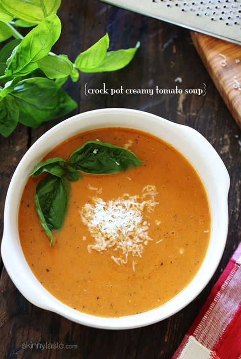 Crock Pot Creamy Tomato Soup – creamy, rich and light #cleaneating #crockpot #freezerfriendly #weightwatchers #meatlessmondays #vegetarian Ww Tomato Soup Recipes, Skinnytaste Tomato Soup, Crock Pot Tomato Soup, Crockpot Tomato Soup, December Meals, Ww Soup, Ww Ideas, Soup Ideas, Creamy Tomato Soup