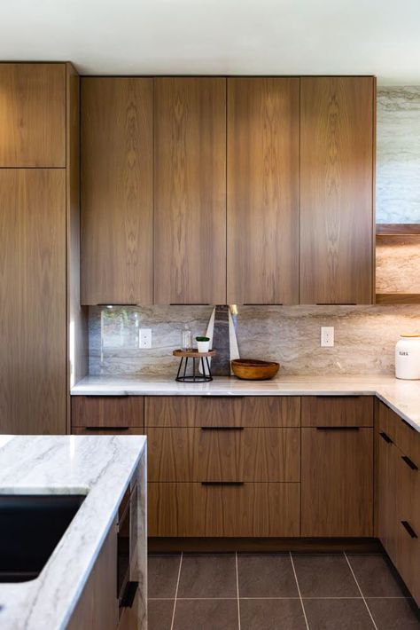 Walnut Flat Panel Kitchen Cabinets, Wood Kitchen Ideas Modern, Dark Grey And Wood Kitchen, Modern Warm Kitchen, Wooden Kitchen Cabinets Modern, Small Kitchen Ideas Layout 8x8, Modern Walnut Kitchen Cabinets, Grey And Wood Kitchen, Small Kitchen Ideas Modern Simple