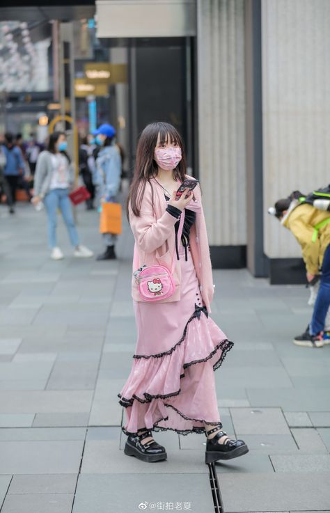 Japanese Fashion Harajuku Street Styles, Harajuku Fashion Y2k, Japanese Street Fashion Harajuku Kawaii, Chinese Fashion Street Outfits, Shinjuku Fashion, Chinese Y2k Fashion, Chinese Outfits Fashion, J Fashion Street, Japanese Street Fashion Harajuku