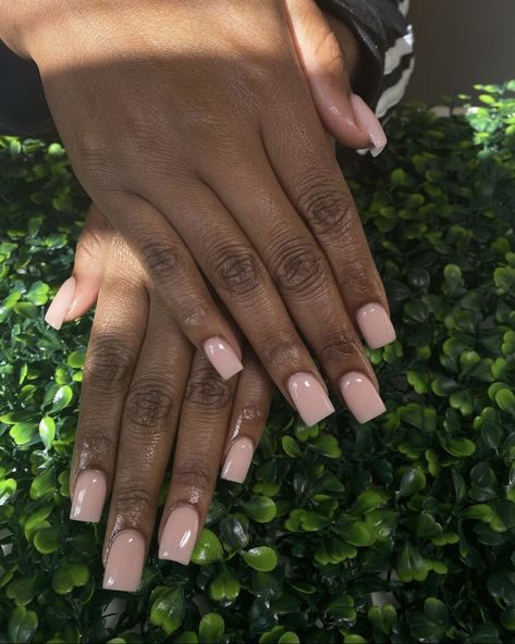 Modest Nails, Girl Hygiene, Acrylic Nails Nude, Bridesmaids Nails, Natural Acrylic Nails, Nagellack Trends, Baddie Nails, Beige Nails, Colored Acrylic Nails