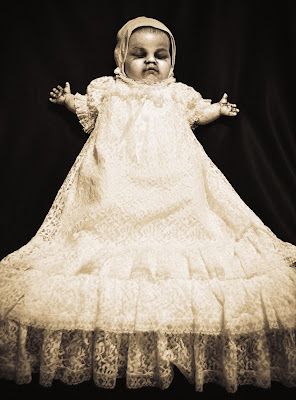 Zombie Baby Dolls Diy, Zombie Dolls Diy, Scary Porcelain Dolls, How To Make Creepy Dolls, Creepy Dolls Scary, Haunted Laboratory, Doll Island, Diy Zombie Dolls, Diy Halloween Doll