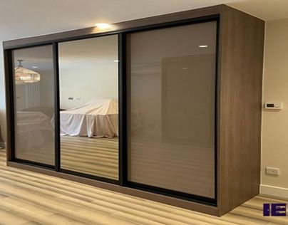 Wardrobe Design Bedroom Indian With Mirror, Wardrobe Design Bedroom Indian, Sliding Wardrobe Doors Design, Glass Door Wardrobe, Sliding Door Wardrobe Designs, Sliding Wardrobes, Glass Sliding Door, Sliding Door Wardrobe, Wardrobe Door Designs