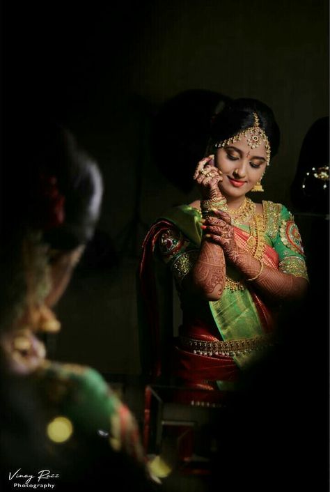 Bridal Mekup Photoshoot, Bride Makeup Shoot Poses, Bride Mirror Photography, Bride Indoor Photoshoot, Bride Poses Indian Wedding In Saree, Mekap Photos, Bride Getting Ready Photos Indian, Bride Getting Ready Photos Makeup, Bride Makeup Shoot