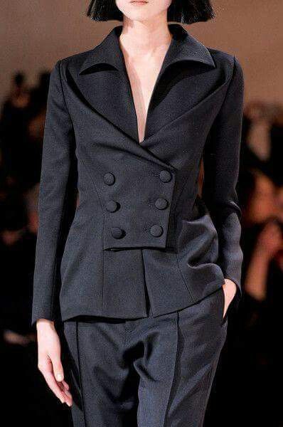 Veston Japanese Fashion Designers, 2013 Runway, Semi Casual, Japan Design, Black Suit, Tailored Jacket, Yohji Yamamoto, Ladies Tops Fashion, Japanese Fashion