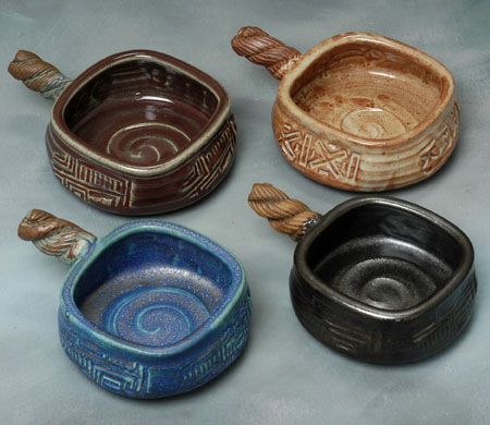 Potterosa: Handmade Pottery - Chili Bowl - David Norton Pottery Cool Bowls, Bowls With Handles, Clay Bowls, Ceramic Cutlery, Pottery Lessons, Beginner Pottery, Pottery Form, Chili Bowl, Pottery Painting Designs