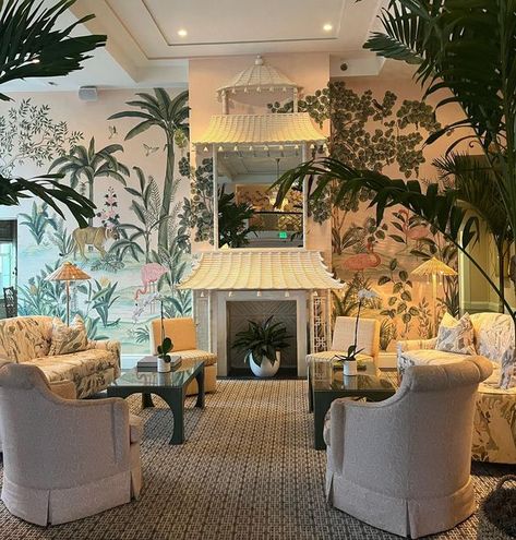 Mackay Boynton on Instagram: "Until next time Palm Beach! @thecolonypalmbeach @avreaandcompany #interiordesign #florida" Colony Palm Beach, Lisa Henderson, Bedroom Tour, The Colony Hotel, Wallpaper Interior, Hand Painted Wallpaper, The Colony, Chinoiserie Wallpaper, Lobby Design