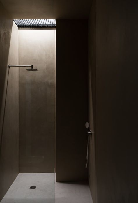 MORQ, GIVLIO ARISTIDE, Simone Bossi · Casa Nuda Moody Bathroom, Architecture Bathroom, Minimal Living, Timber Panelling, Bathroom Taps, Minimalism Interior, Plaster Walls, Diy Interior, Bathroom Toilets