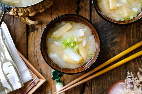 Daikon and Fried Tofu Miso Soup Daikon Soup, Tofu Miso Soup, Daikon Recipe, Miso Soup Recipe, Deep Fried Tofu, Just One Cookbook, Japanese Soup, Asian Soup, Fish And Meat