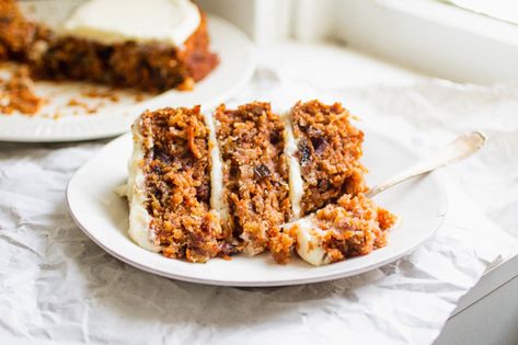 Pappas Family Carrot Cake - The Pancake Princess Pancake Princess, Carrot Cake Recipe Healthy, Vegan Carrot Cake Recipe, Earth Cake, Healthy Carrot Cake, Vegan Cream Cheese Frosting, Vegan Carrot Cake, Homemade Carrot Cake, Vegan Frosting