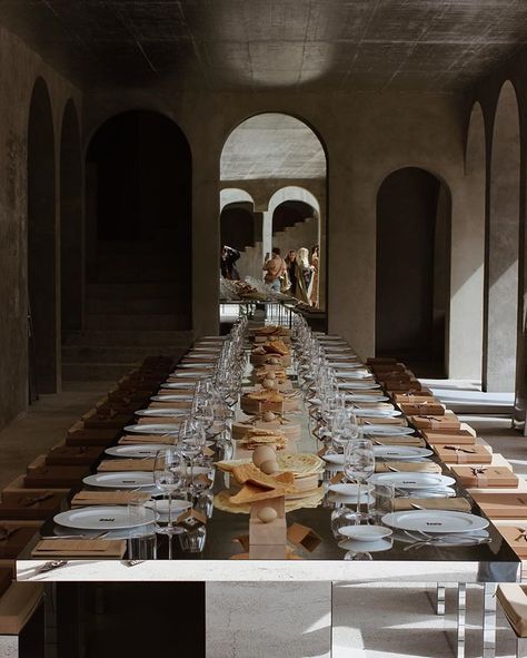 Mirror Tablescape, Minimalistic Accessories, Beige Food, Instagram Archive, Bday Dinner, House Of The Rising Sun, Modern Wedding Venue, Italian Chef, Chefs Table