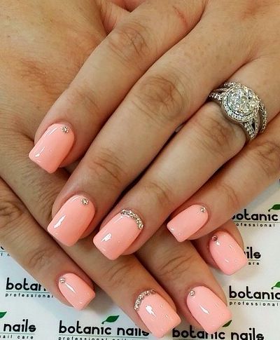 Peach & bling Peach Short Nails With Designs, Peach Color Nails Designs, Peach Nail Art, Peach Colored Nails, Everyday Nails, Color Melon, Bridesmaids Nails, Maroon Nails, Peach Nails