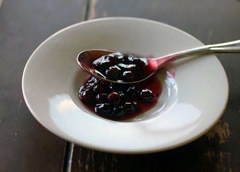 Saskatoon berry sauce Saskatoon Recipes, Saskatoon Berry Recipe, Field Meals, Berry Pancakes, Saskatoon Berry, Berry Sauce, Store Food, Berries Recipes, Food Favorites