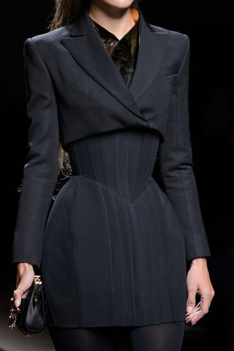 Fashion Design Inspiration, Detail Couture, Runway Fashion Couture, Outfit Chic, Populaire Outfits, Modieuze Outfits, Black Suit, Elegantes Outfit, Mode Inspo